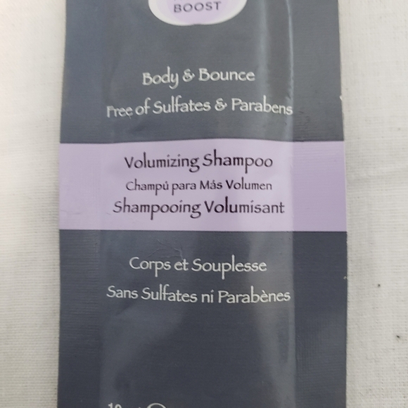 Travel Kit Hask Shampoo and Conditioner 2 Blade Schick Razor And Vanity Set - Picture 8 of 8